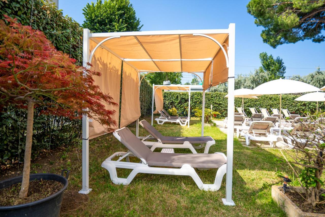 Lotus Hotel All Inclusive & Spiaggia Rimini Eksteriør billede