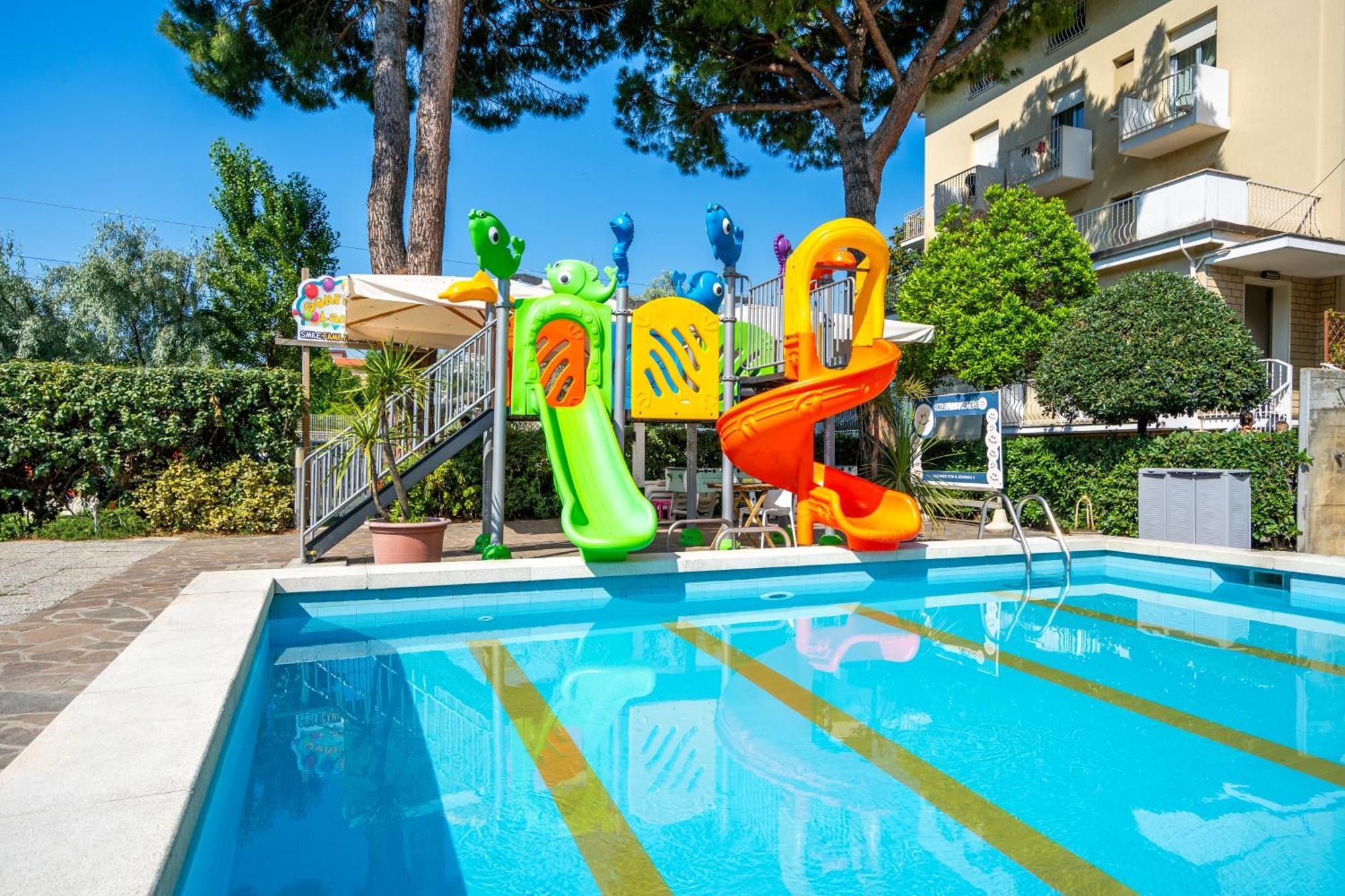 Lotus Hotel All Inclusive & Spiaggia Rimini Eksteriør billede