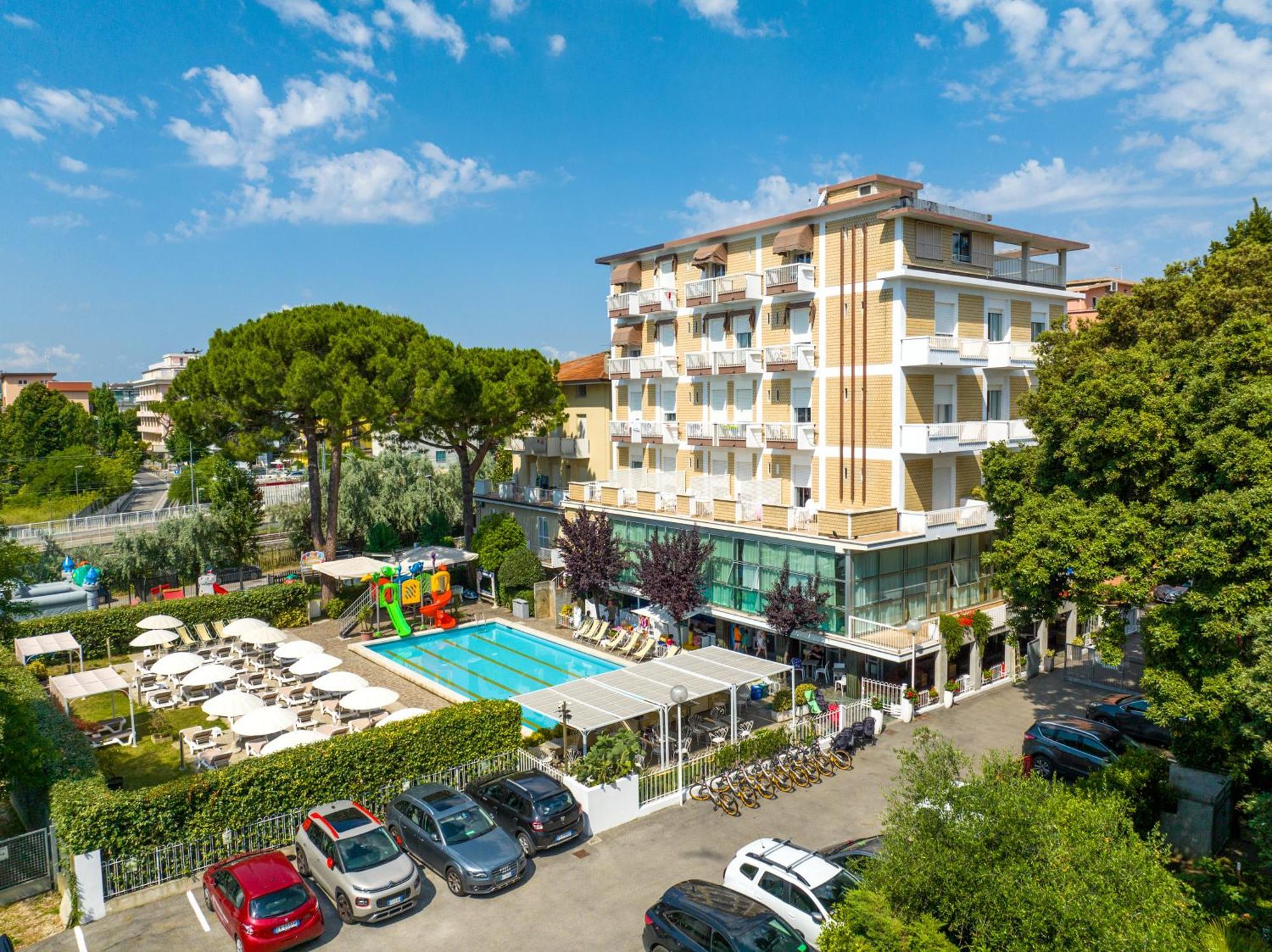 Lotus Hotel All Inclusive & Spiaggia Rimini Eksteriør billede