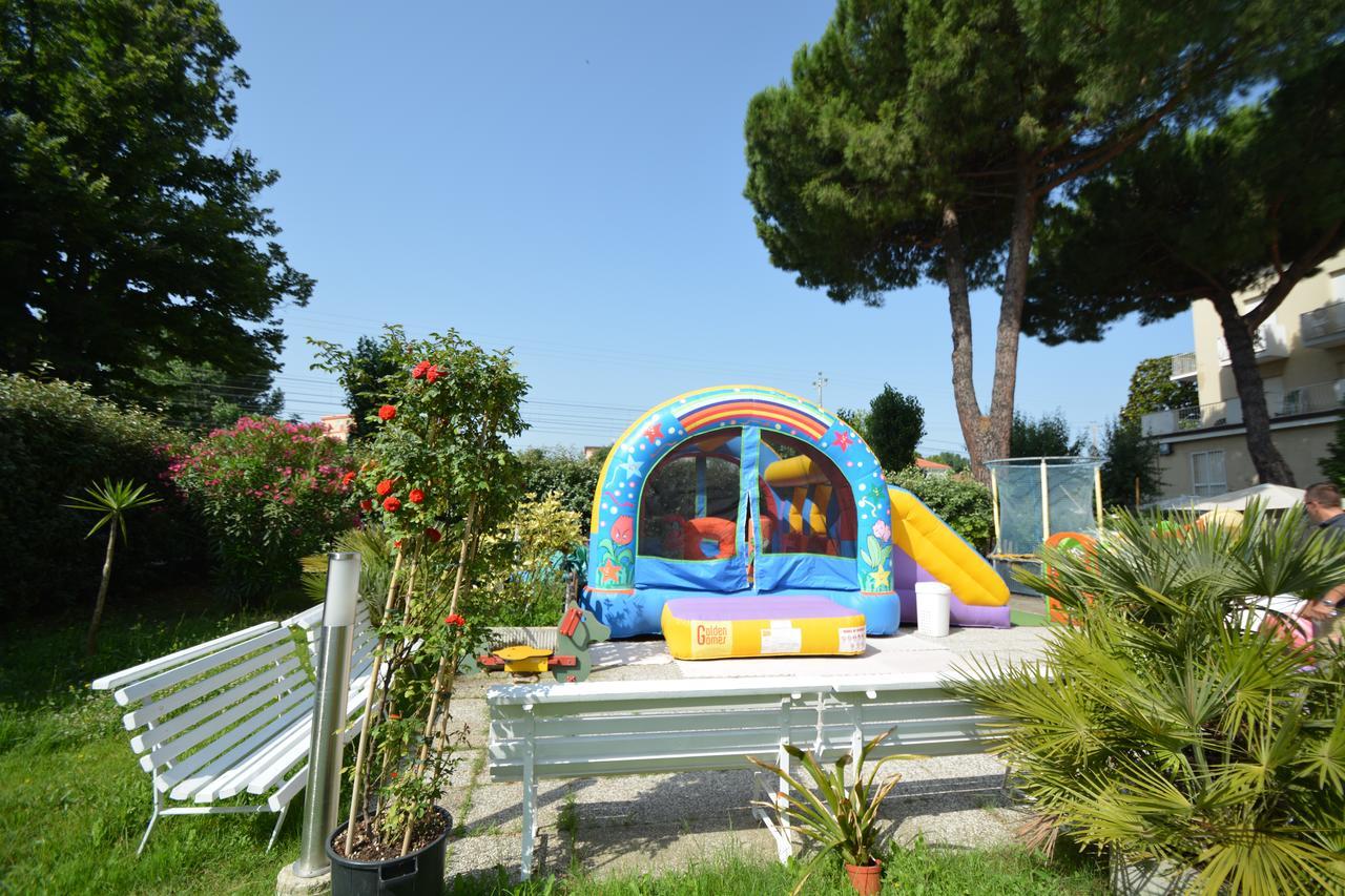 Lotus Hotel All Inclusive & Spiaggia Rimini Eksteriør billede